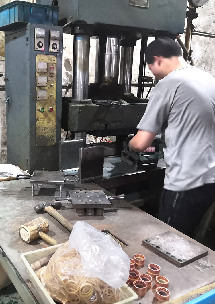 平面型換向器生產車間3